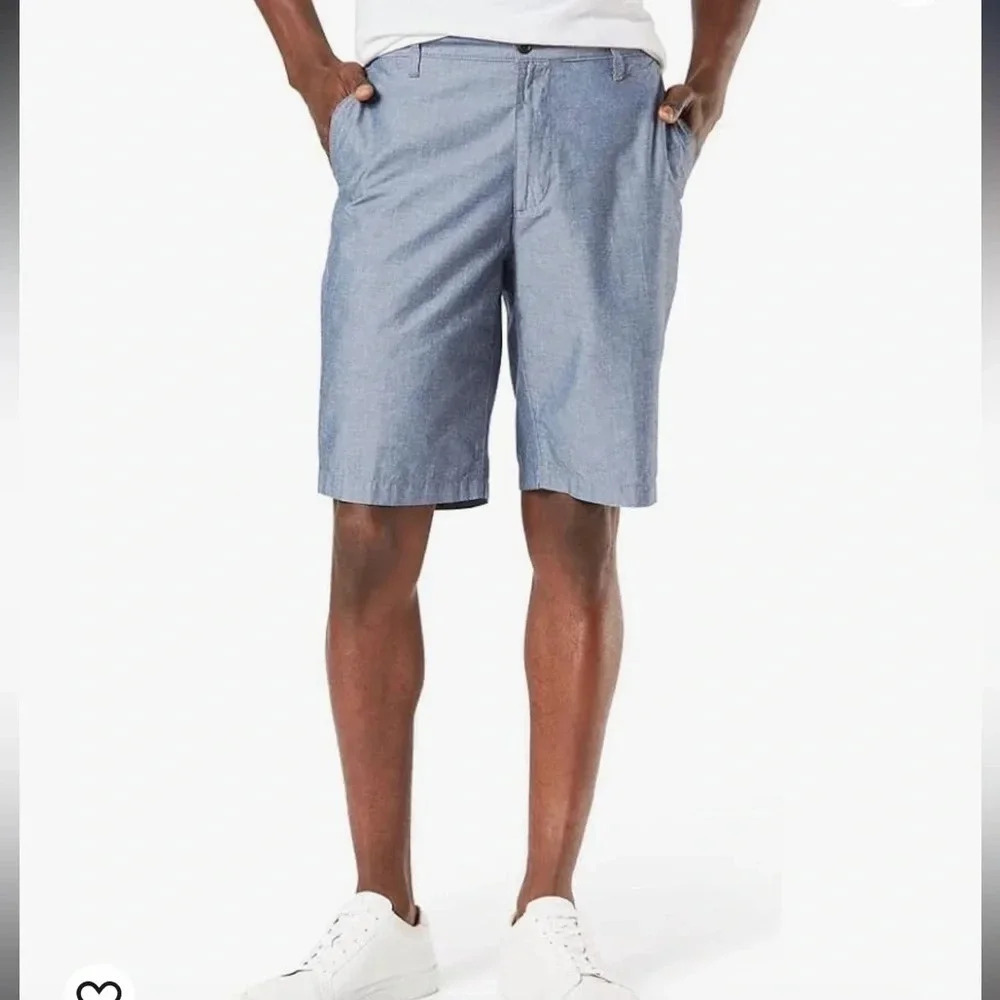 Men’s new with tags chambray golf shorts size 44 with colored specks